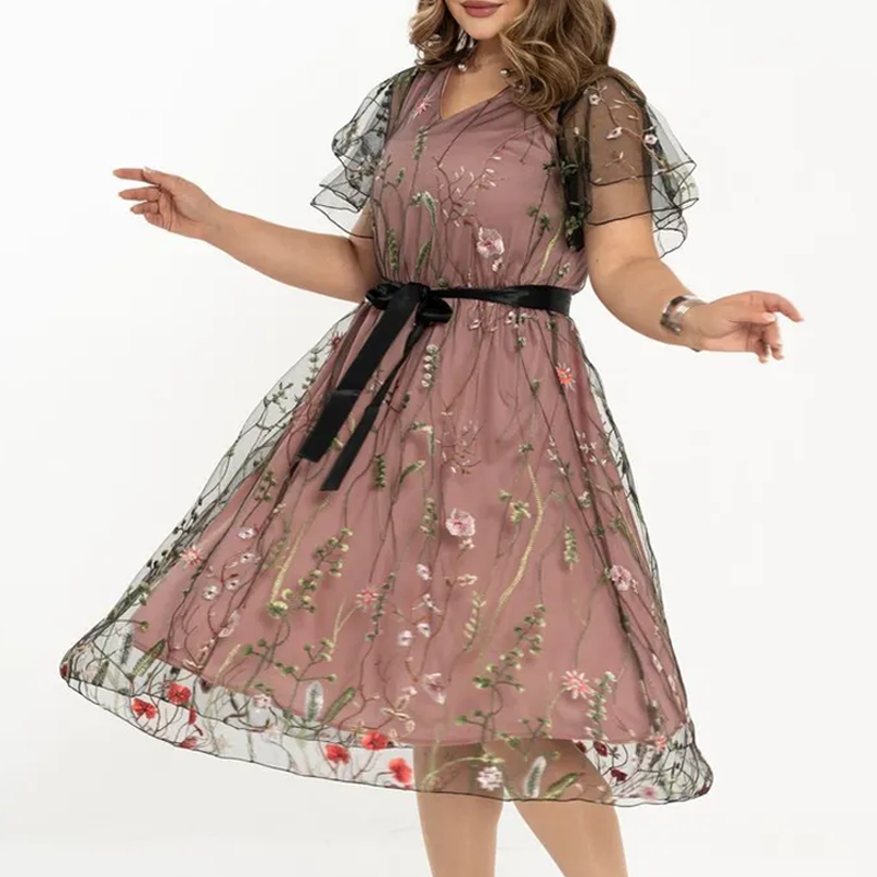 🔥👗 Elegancka i zwiewna sukienka w kwiaty