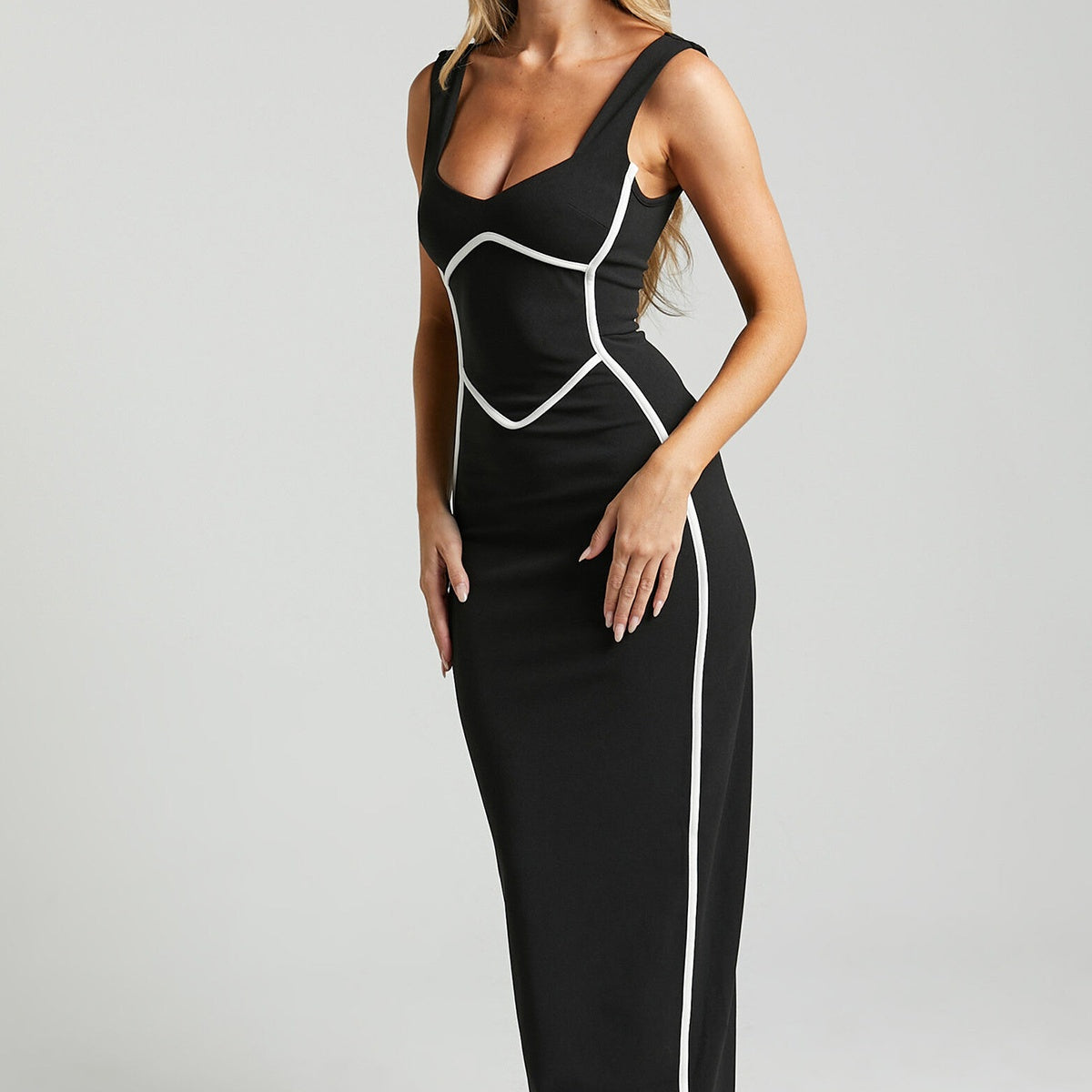 👗💕Damska sukienka bez rękawów, dopasowana, z rozcięciem z tyłu