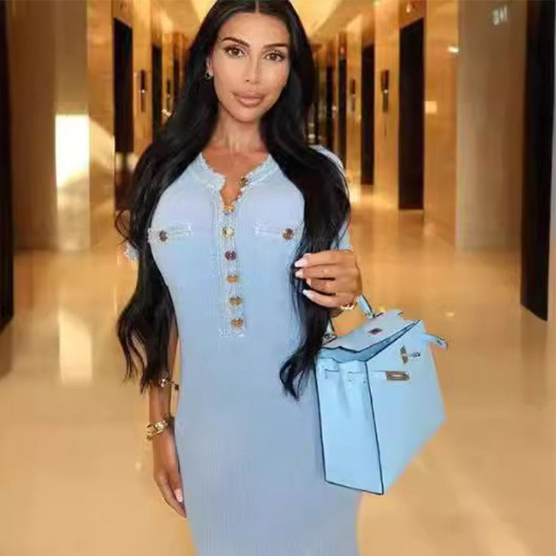 🔥👗Modna dzianinowa sukienka maxi o wąskim kroju z metalowymi guzikami