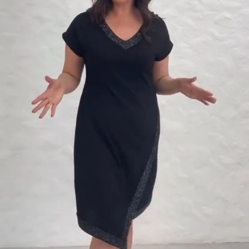 🔥👗Elegancka patchworkowa sukienka z krótkim rękawem i dekoltem w serek
