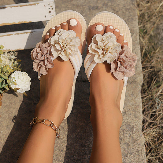🔥🩴Women's Non-Slip Beach Sandals with Floral Details